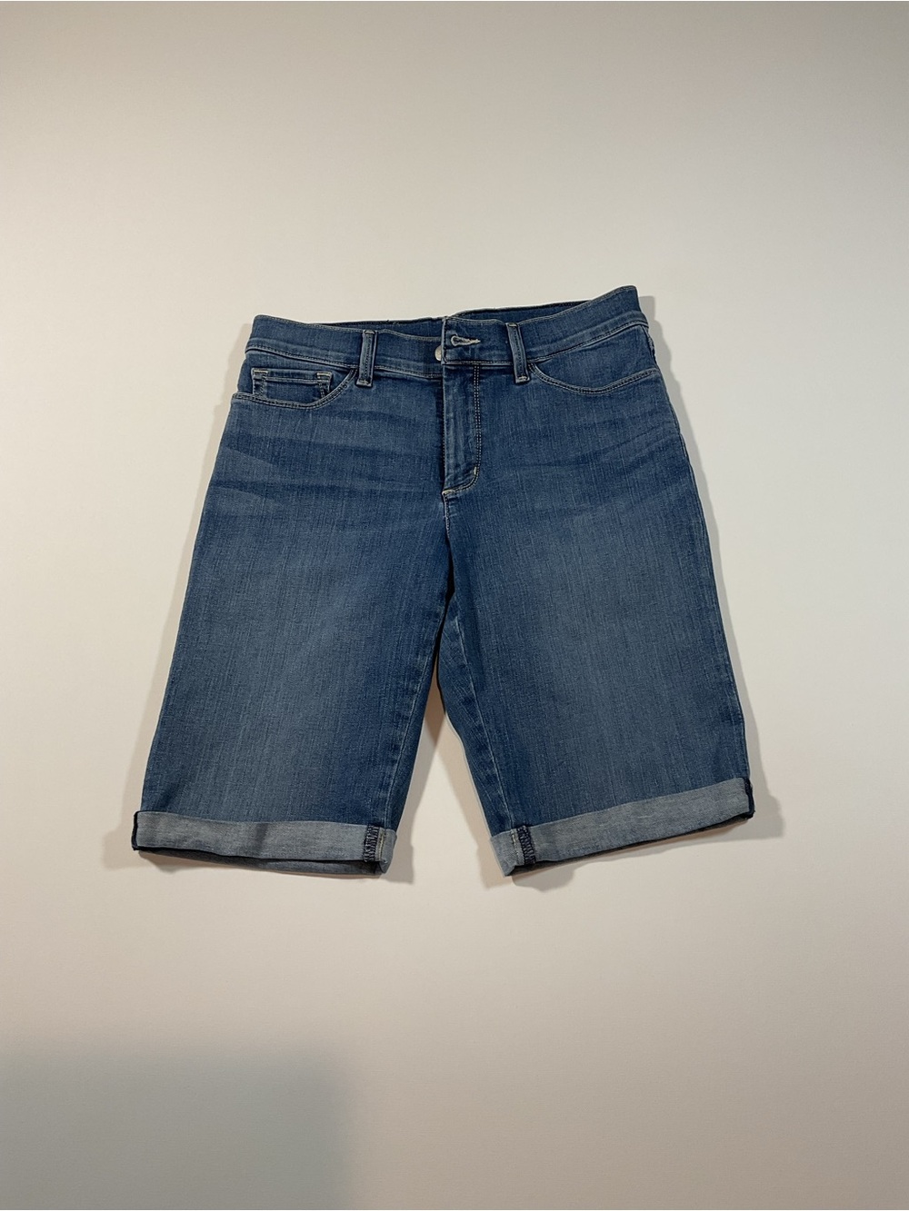 NYDJ Briella Lift Tuck Denim Bermuda Shorts Women's Size 10 Great Condition